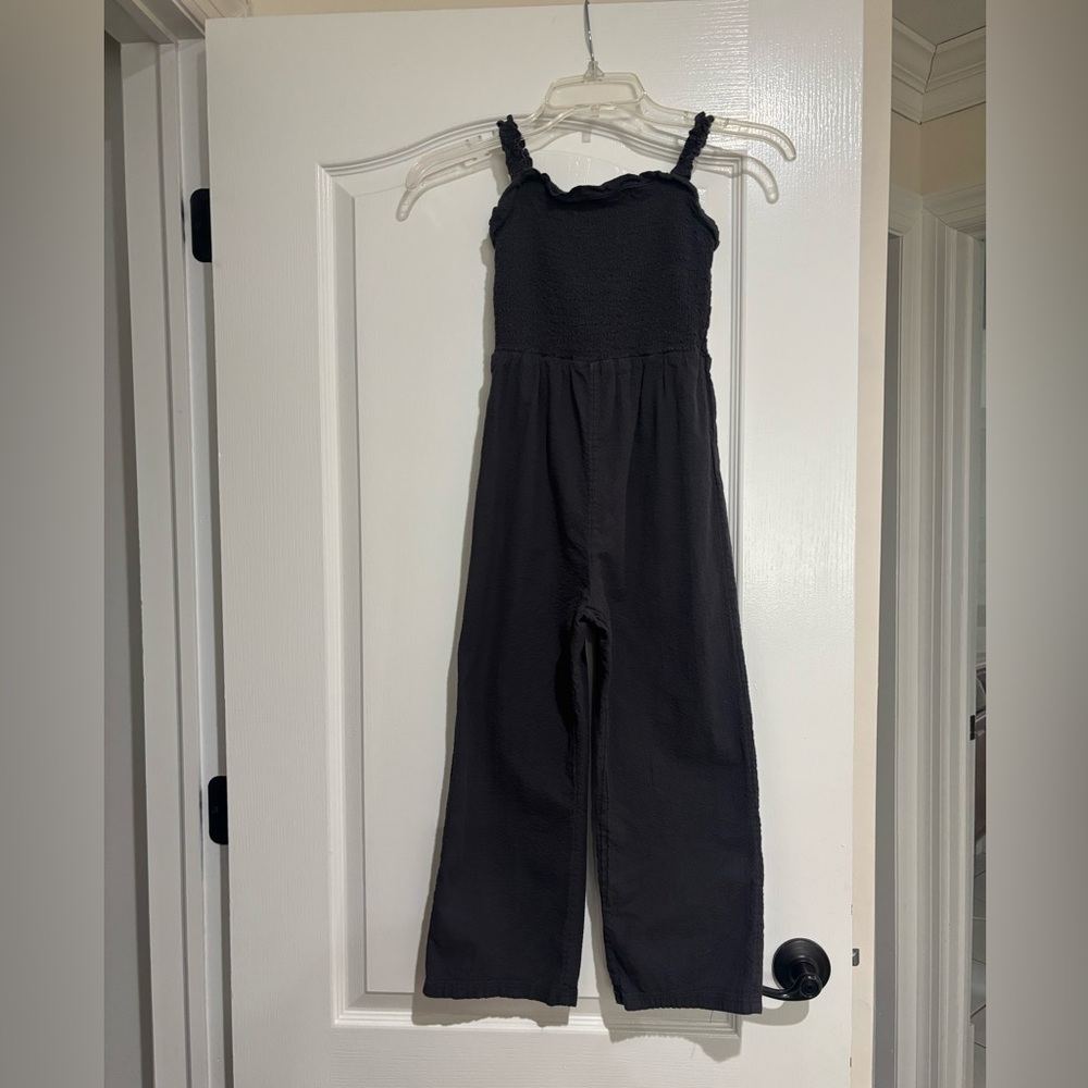 H & M girls one piece charcoal gray jumpsuit jumper romper seersucker sz 7 med